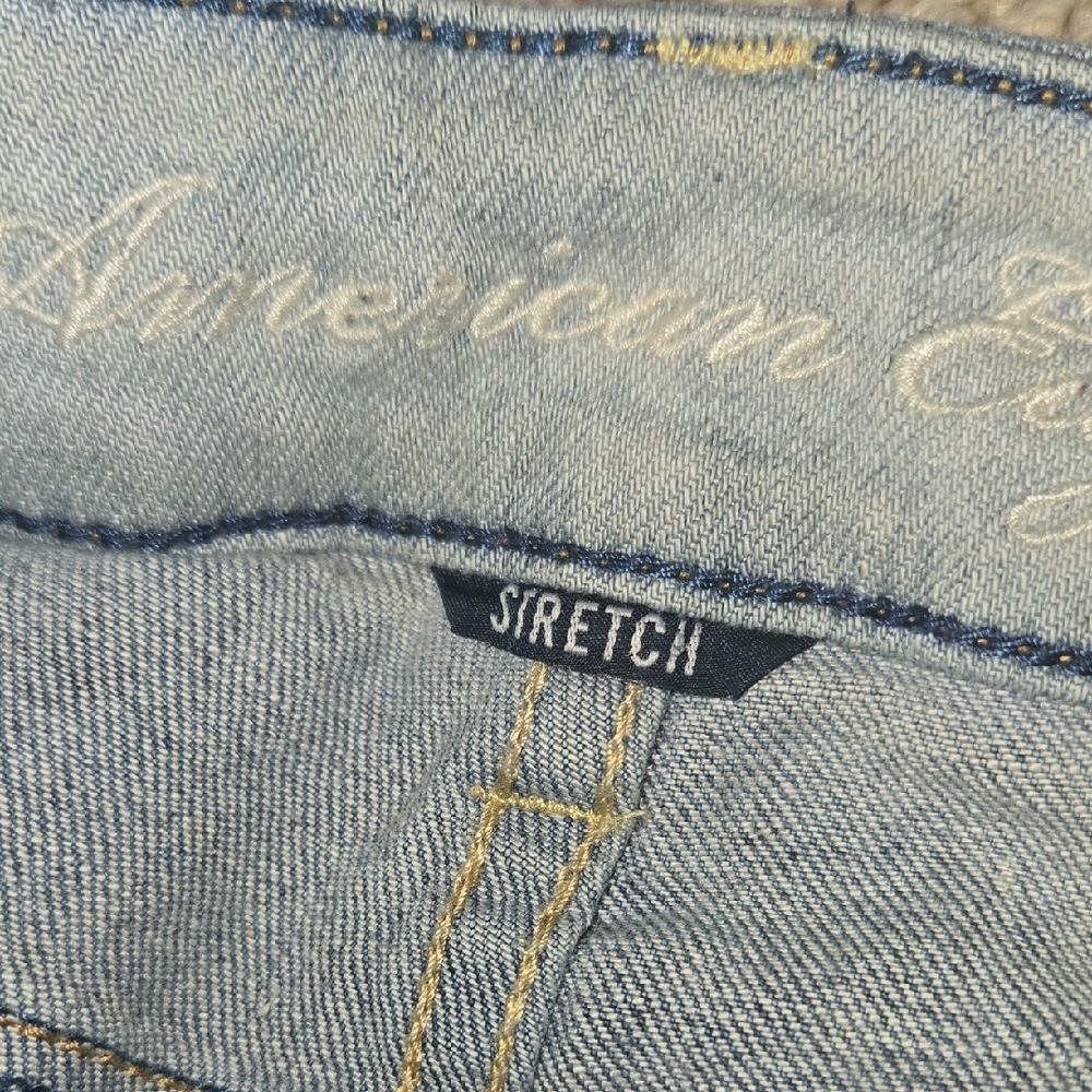 American Eagle Outfitters Women's Black and Blue Denim Shorts - Picture 4 of 4